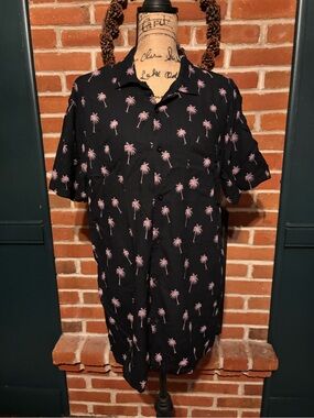 Men's VSTR Vintage wash  Short-Sleeve Button-Down Shirt with Pink Palm Print